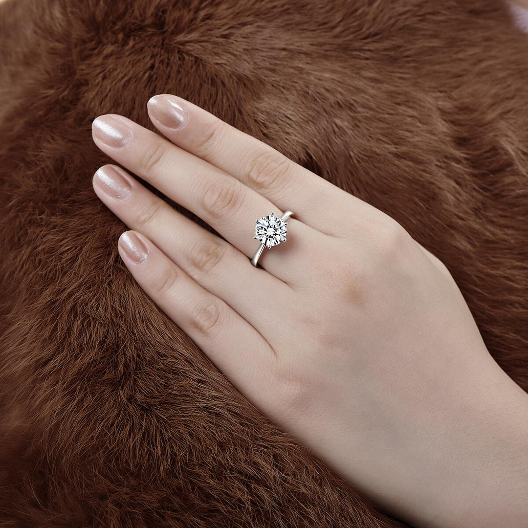 Luxury Moissanite Engagement Ring